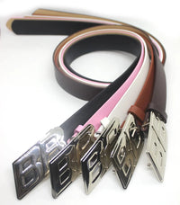 BB Buckle Leather Belt — dettaglio del tessuto