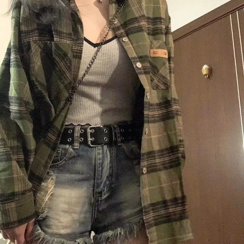 Baggy Green Plaid Long Sleeve Button Up Shirt — vista frontale