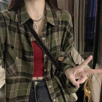 Baggy Green Plaid Long Sleeve Button Up Shirt — vista posteriore