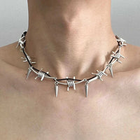Barbed Wire Thorn Necklace — dettaglio