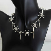 Barbed Wire Thorn Necklace — dettaglio del tessuto
