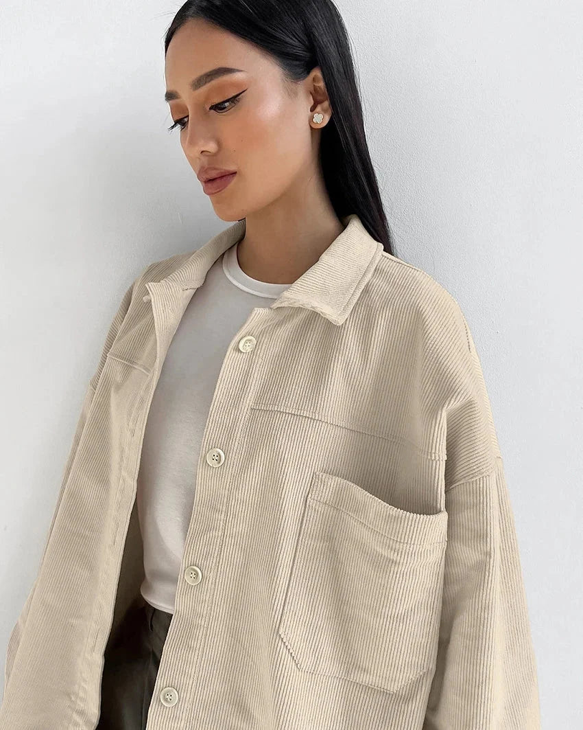 Beige Oversized Long Sleeve Button Up Shirt — dettaglio della stampa