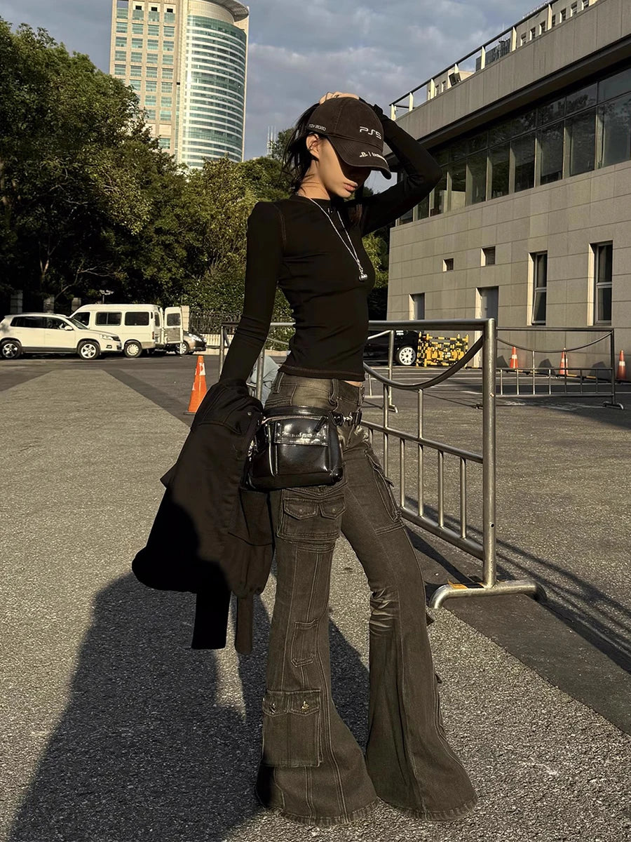 Black Low Waist Cargo Flared Jeans — vista laterale