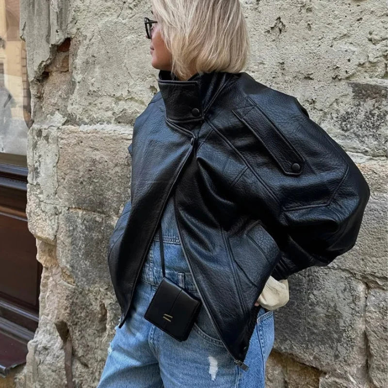 Black Snap Button Faux Leather Jacket — dettaglio della stampa