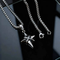 Black Zircon Star Pendant Necklace — dettaglio