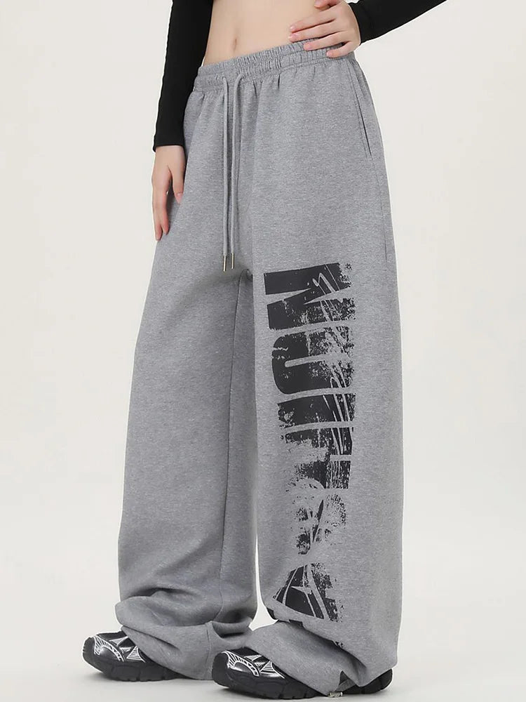 Block Graphic Sweatpants Joggers Trousers — dettaglio della stampa