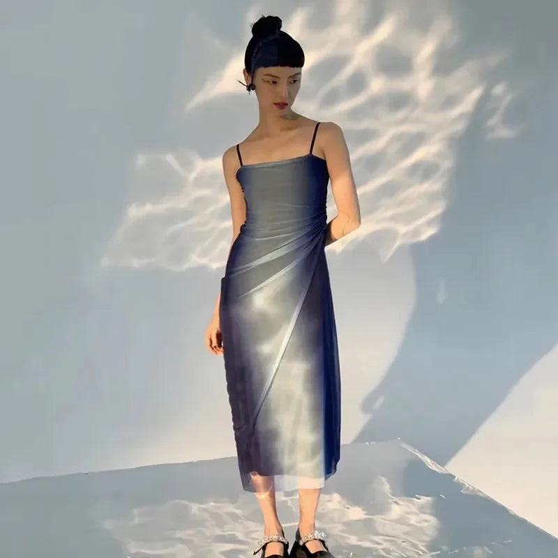 Blue Gradient Aesthetic Mesh Midi Dress — vista posteriore