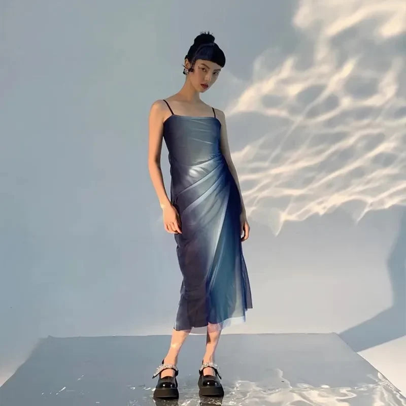 Blue Gradient Aesthetic Mesh Midi Dress — dettaglio della stampa