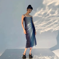Blue Gradient Aesthetic Mesh Midi Dress — dettaglio della stampa