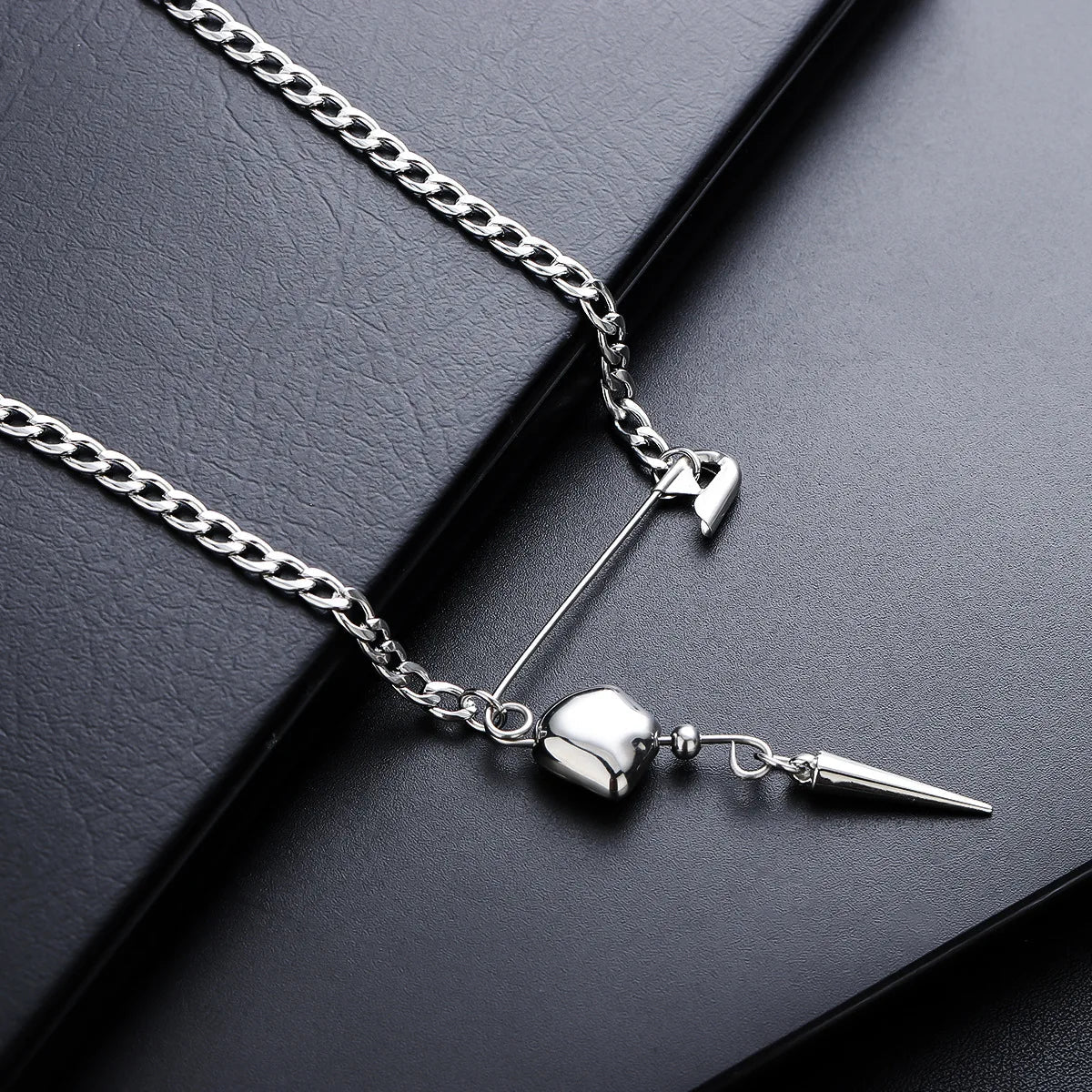 Bobby Pin Necklace — in alternativa