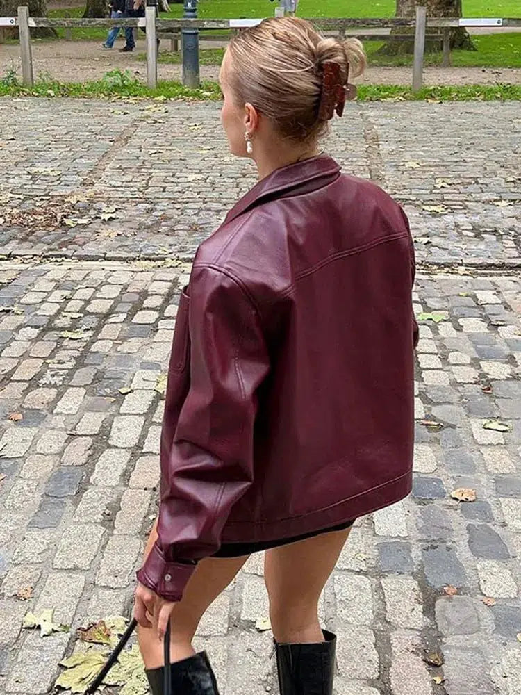 Burgundy Leather Jacket — dettaglio