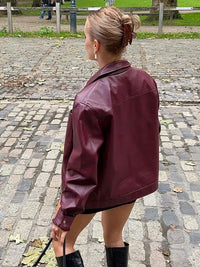 Burgundy Leather Jacket — dettaglio