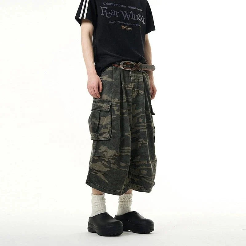 Camo Cargo Long Jorts Shorts — vista posteriore