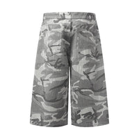 Camouflage Rhinestone Baggy Shorts Jorts — dettaglio della stampa