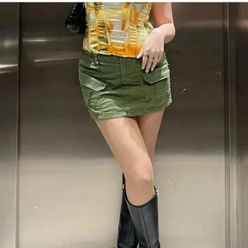 Cargo Mini Skirt — vista laterale