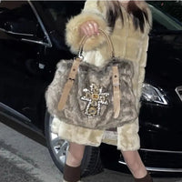 Cashmere Faux Fur Handbag — dettaglio della stampa