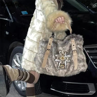 Cashmere Faux Fur Handbag — dettaglio