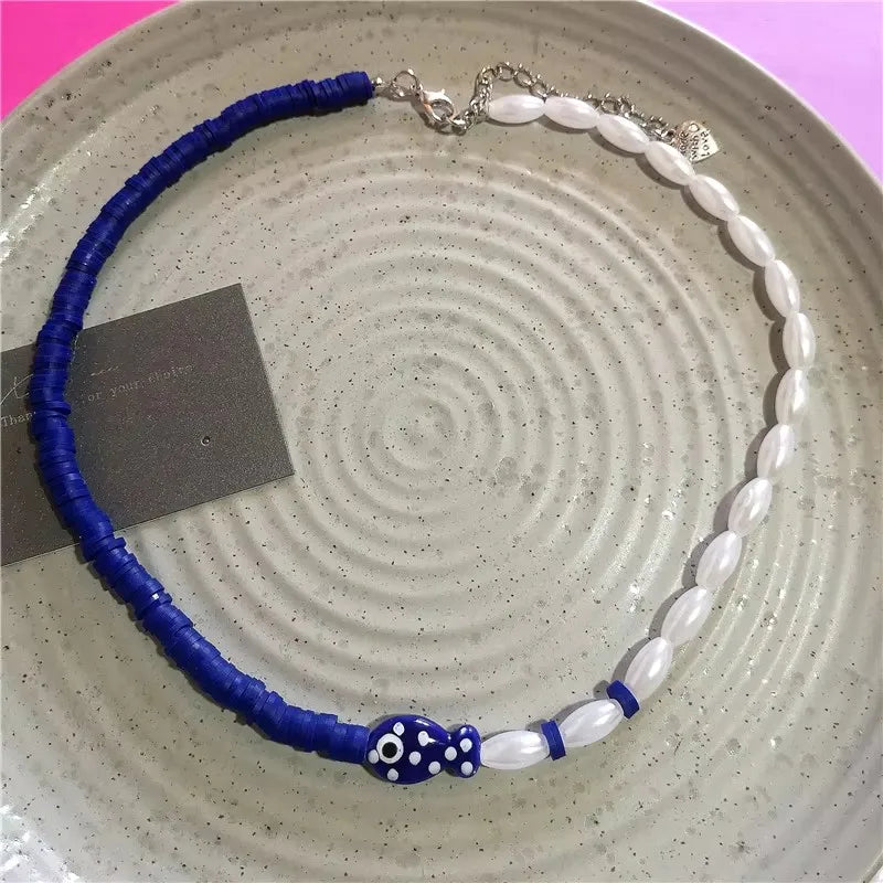 Ceramic Fish Pendant Beaded Choker Necklace — vista posteriore
