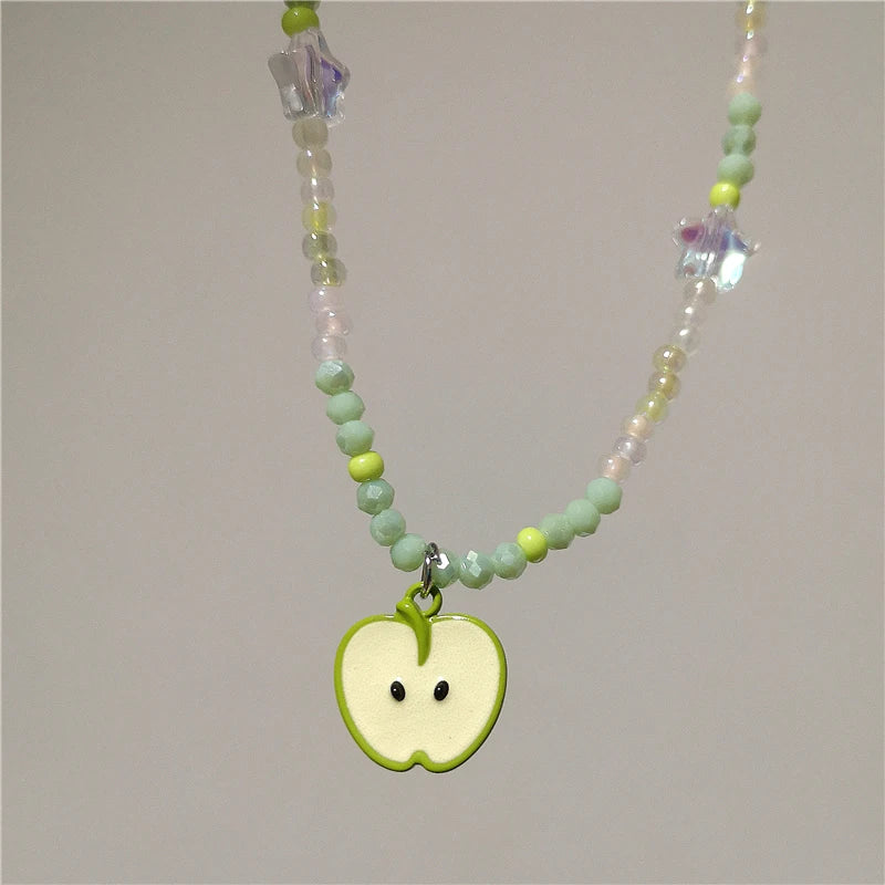 Ceramic Green Apple Pendant Bead Choker Necklace — vista frontale