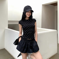 Chic Polka Dot Design Baby Tee Crop Top — dettaglio della stampa