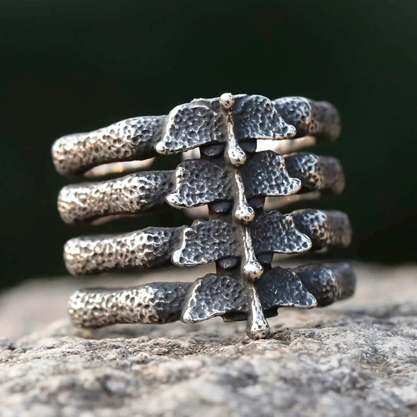Chunky Chest Row Ring — vista frontale