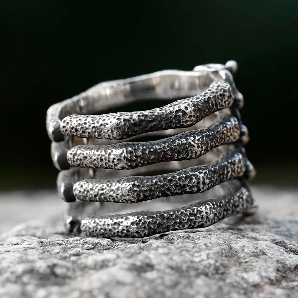 Chunky Chest Row Ring — dettaglio