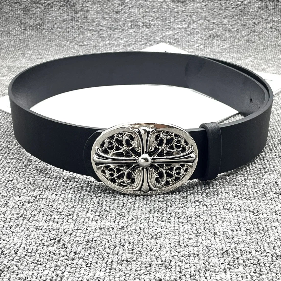 Cross Buckle Leather Belt — vista frontale