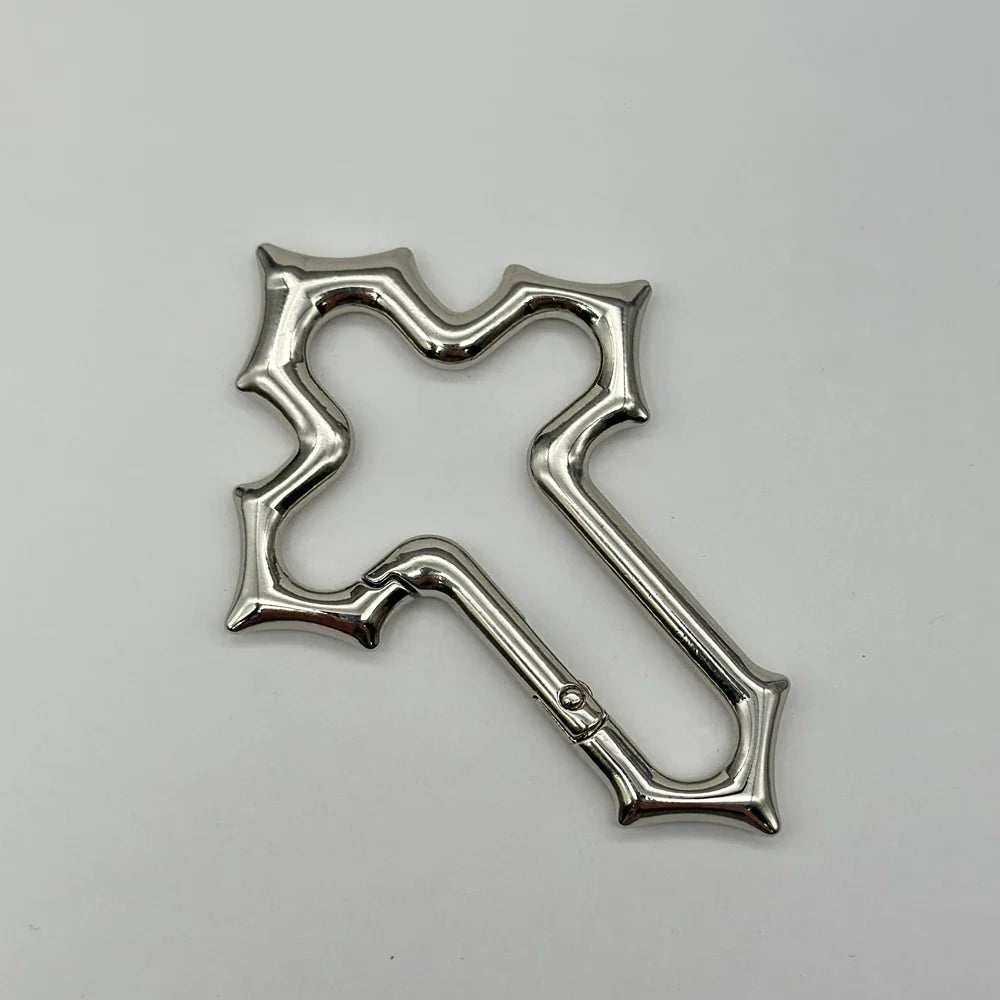 Cross Carabiner Keychain — dettaglio