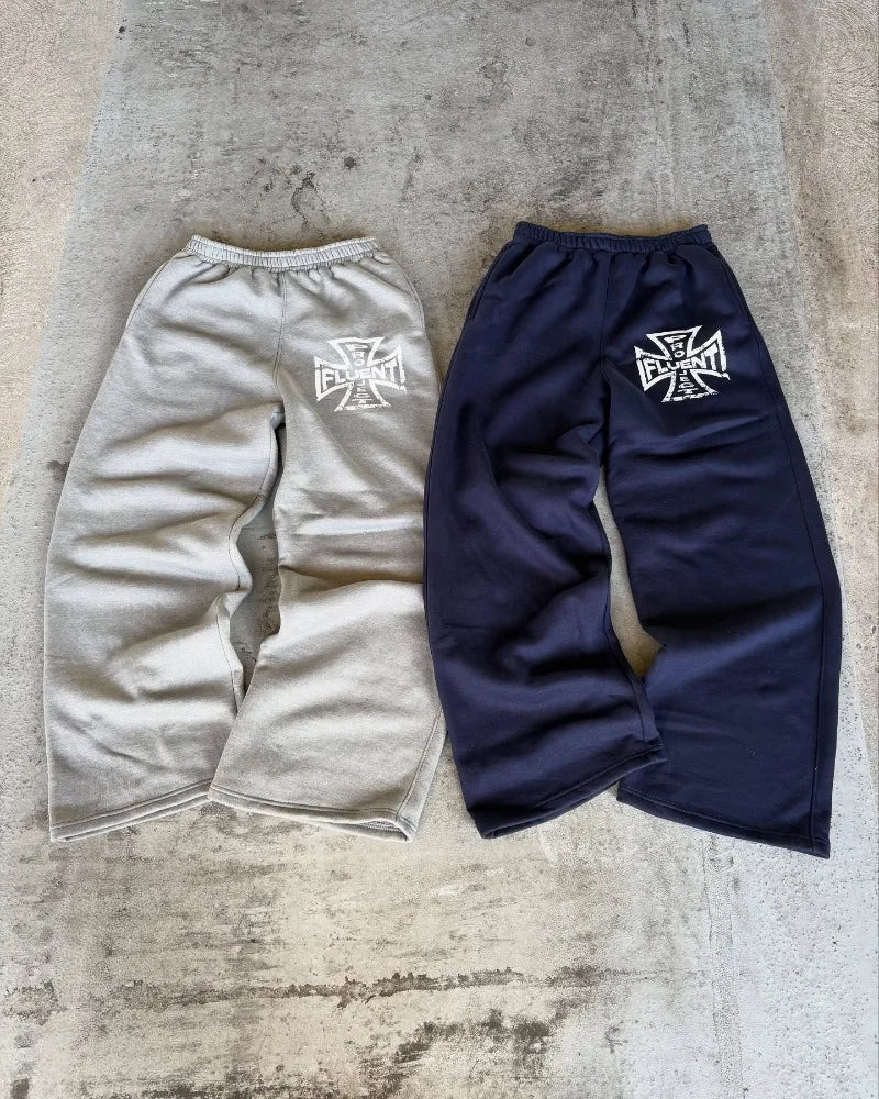 Cross Straight Leg Sweatpant Joggers Trousers — dettaglio della stampa