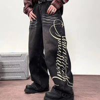 Cursive Letter Print Graphic Barrel Jeans — vista completa