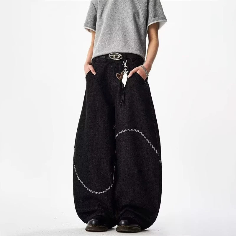 Curved Chain Graphic Barrel Denim Jeans — dettaglio