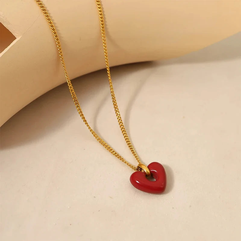 Cute Red Heart Pendant Necklace — dettaglio