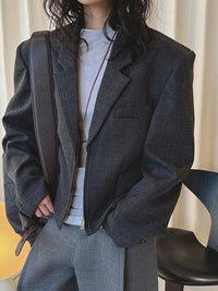 Dark Grey Shoulder Padded Cropped Blazer — dettaglio