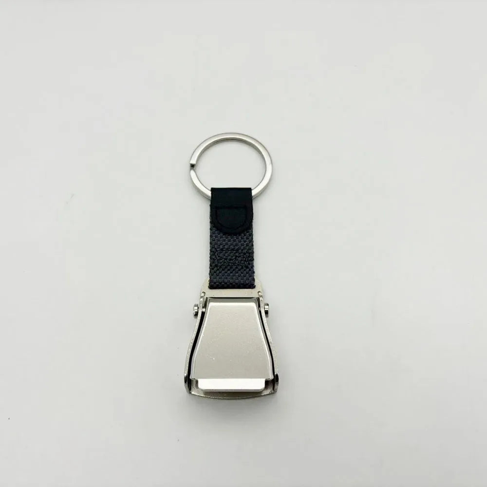 Detachable Mini Plane Safety Seatbelt Plane Belt Loop Keychain — vista frontale