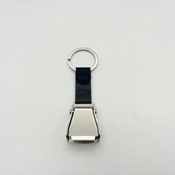 Detachable Mini Plane Safety Seatbelt Plane Belt Loop Keychain — vista frontale