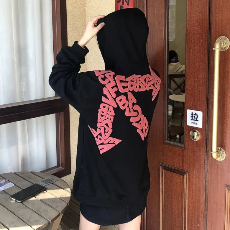 Different Directions Graphic Hoodie — dettaglio della stampa