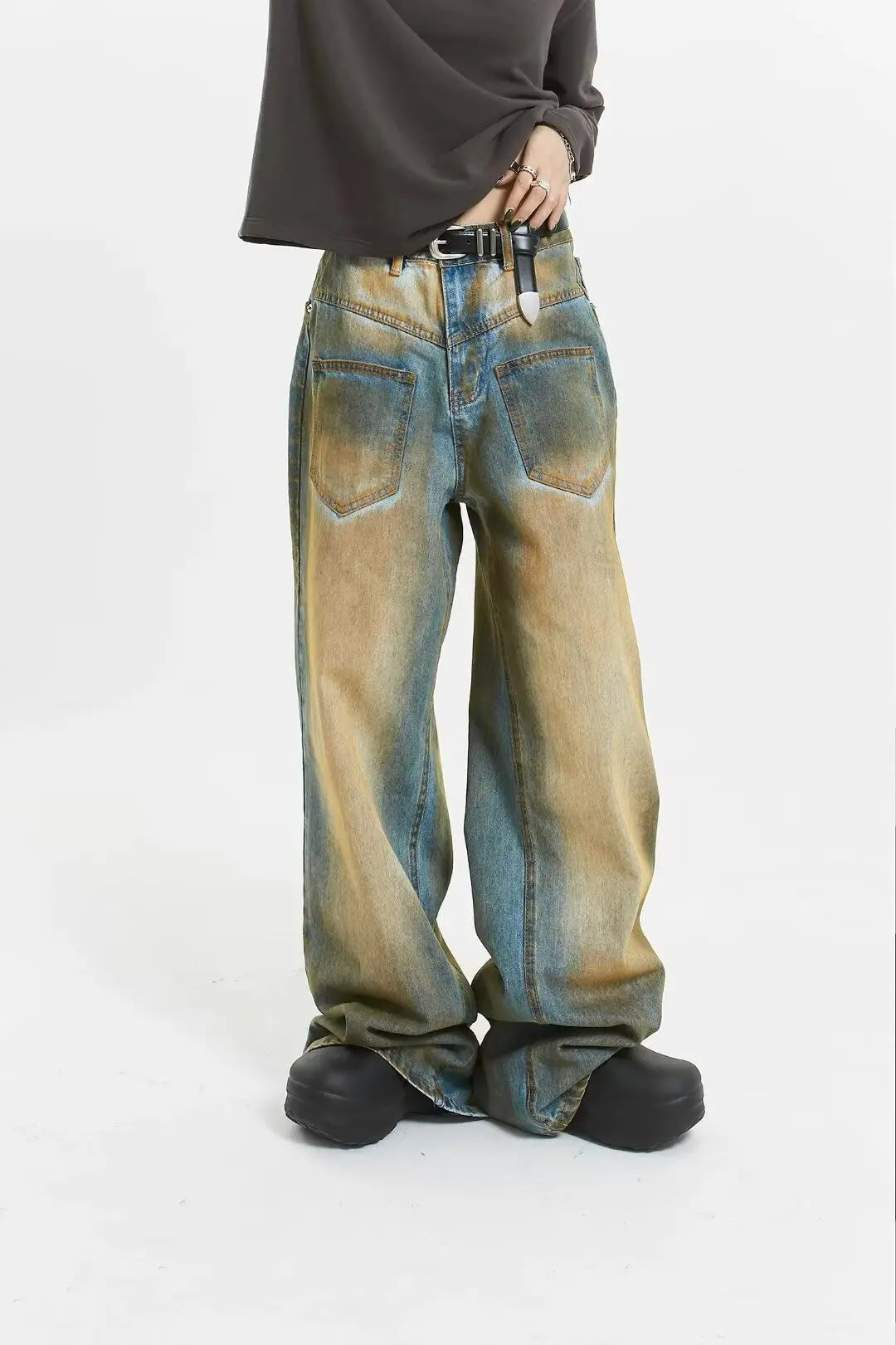 Dirty Jeans — vista laterale