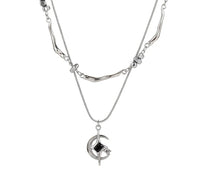 Double Layer Moon And Star Black Pearl Necklace — vista laterale