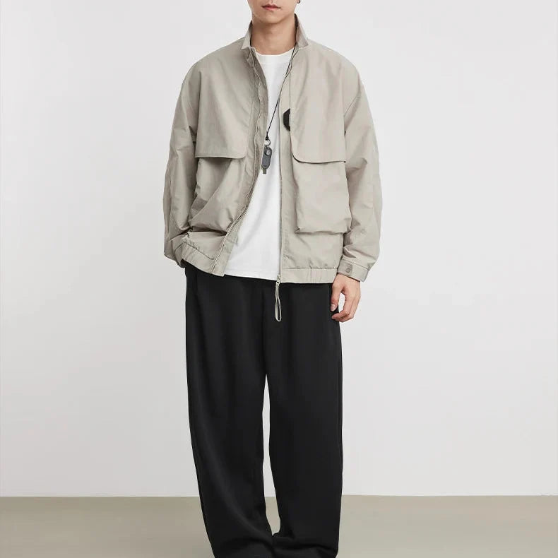 Double Pocket Stand Collar Cargo Windbreaker Jacket — dettaglio