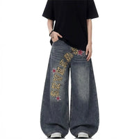 Embroidered Leopard Print Text Vintage Wash Baggy Jeans — vista posteriore