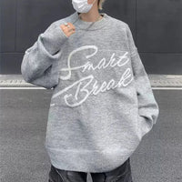 Embroidered Letters Long Sleeve Sweater — dettaglio della stampa