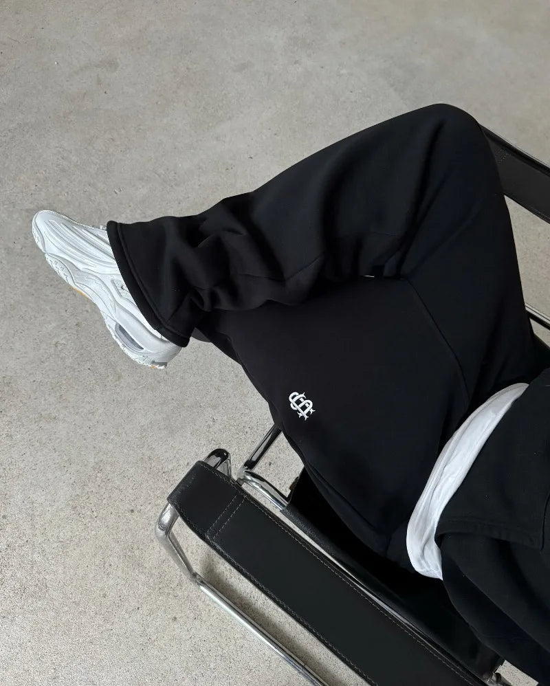 Embroidered Loose Baggy Sweatpant Joggers Trousers — vista laterale