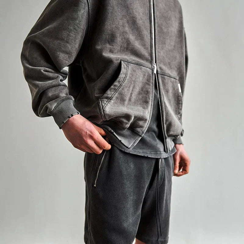 Essential Washed Zip Up Hoodie — dettaglio della stampa