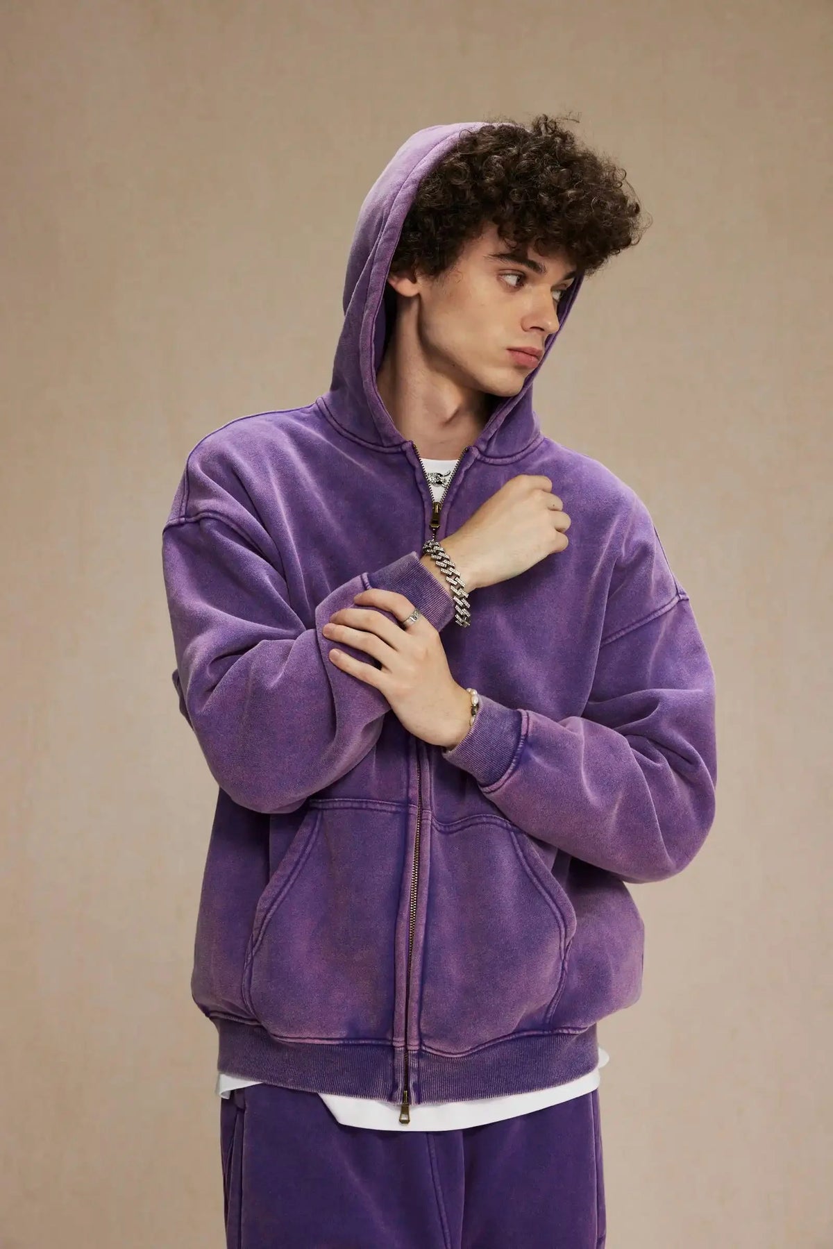 Essential Zip Up Hoodie — dettaglio della stampa