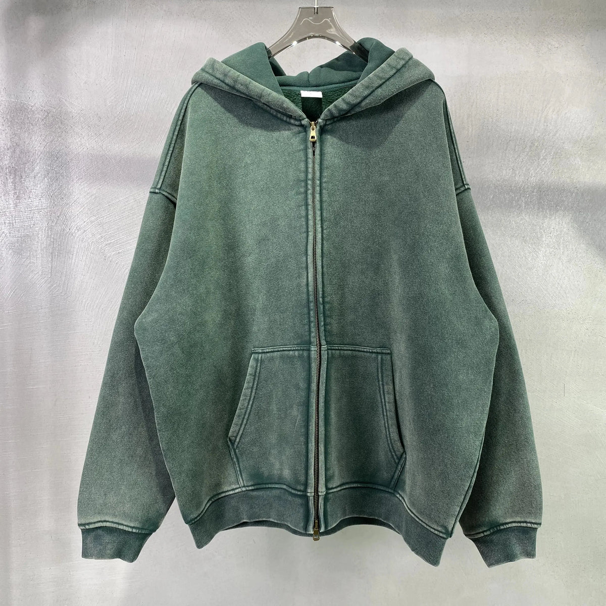 Essential Zip Up Hoodie — vista frontale