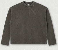 Essentials Acid Wash Waffle Knit Boxy Long Sleeve Top — dettaglio del tessuto