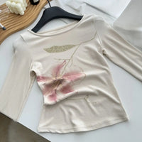 Fairycore Floral Graphic Slim Long Sleeve Top — dettaglio della stampa