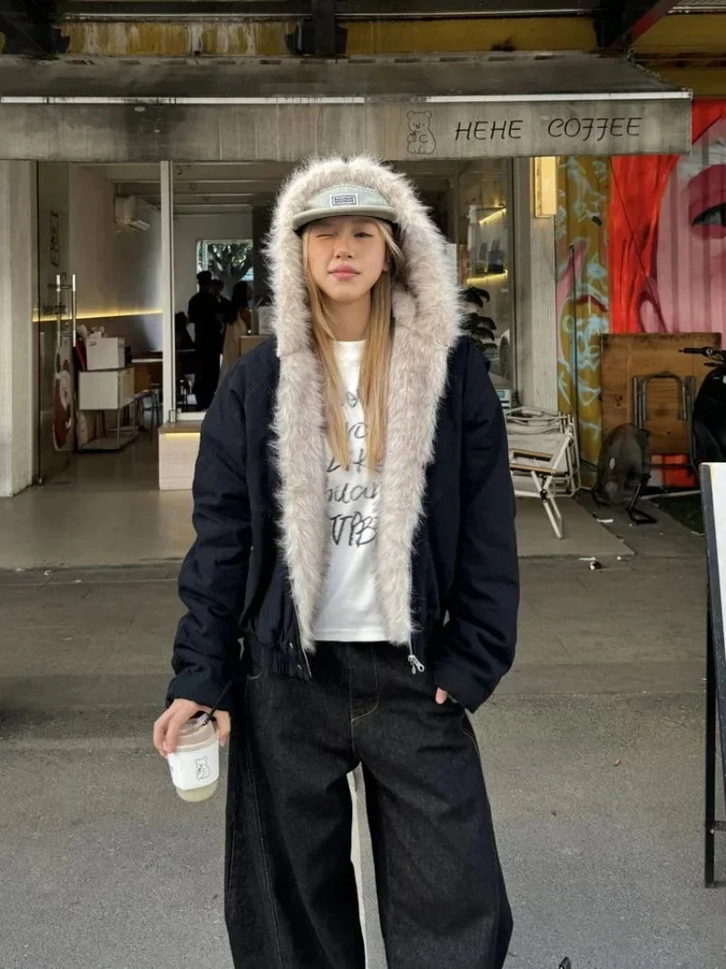 Faux Fur Outlined Hooded Zip Up Jacket Coat — in alternativa