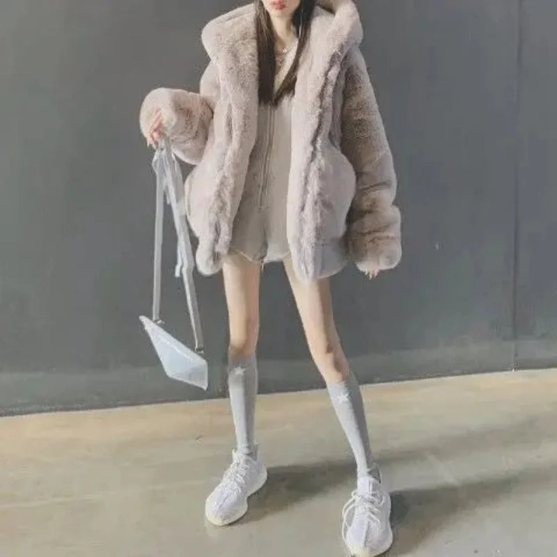Faux Fur Velvet Hooded Jacket — dettaglio della stampa