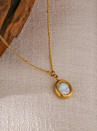 Faux Pearl Pendant Necklace — dettaglio
